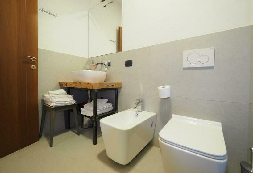 اتاق لوکس با چشم‌انداز باغ, B&b Ca  Restom
