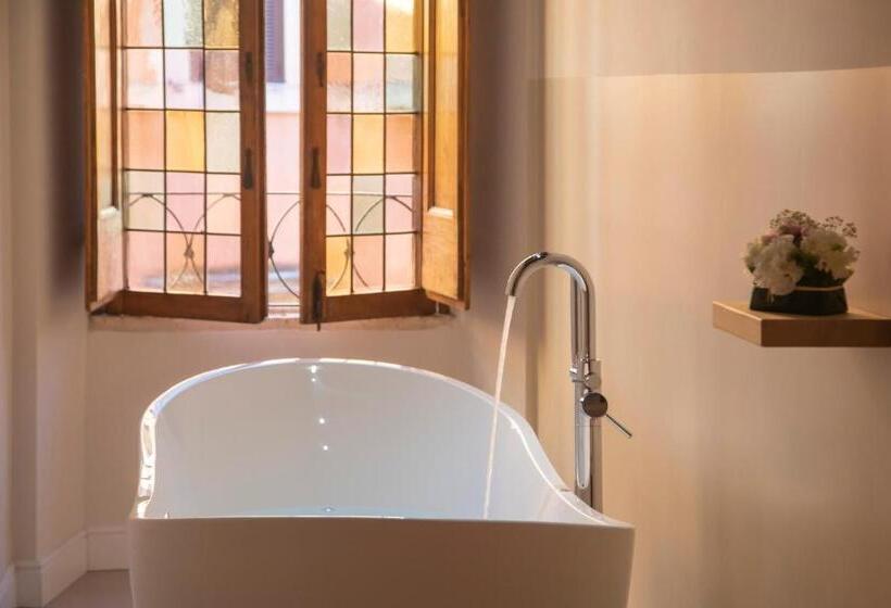 Standaardkamer met Jacuzzi, Campo De' Fiori 34
