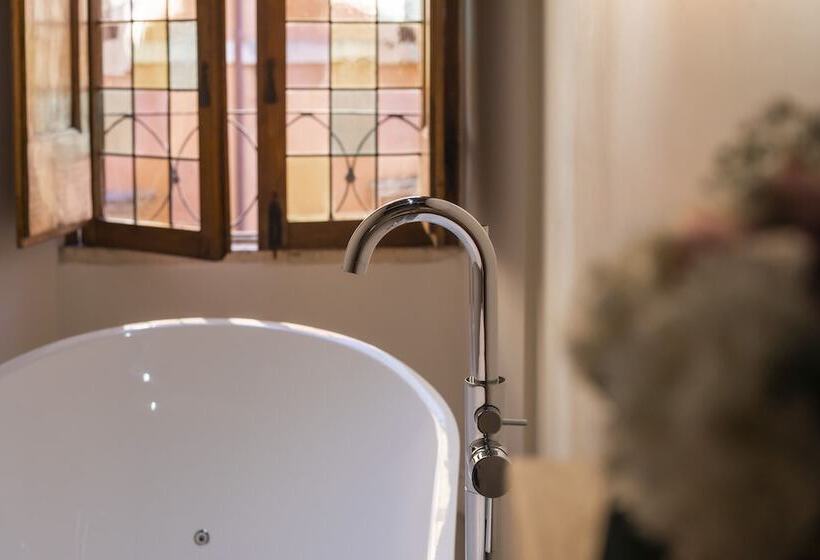 Standaardkamer met Jacuzzi, Campo De' Fiori 34