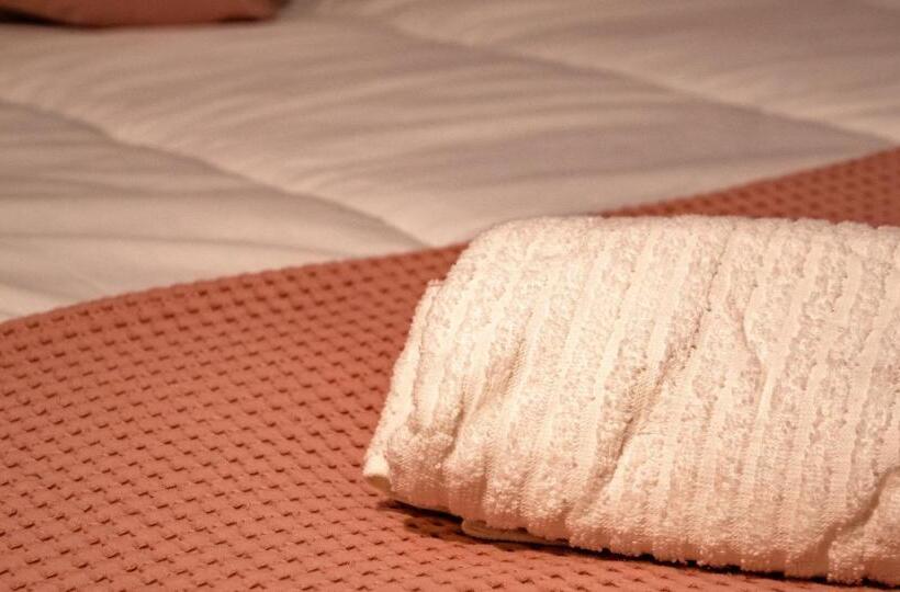 اتاق استاندارد چهار تخته, Siculis