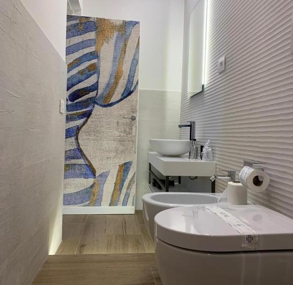 Deluxe Room, Via Milano 52