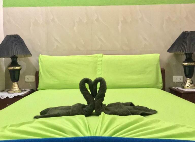 اتاق لوکس, Hostal Puerto Azul