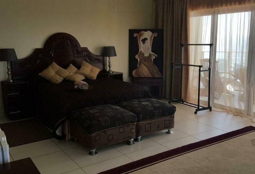 سوئیت با وان آب گرم, The Homestead Margate   South Africa