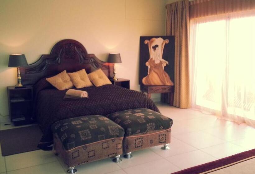 سوئیت با وان آب گرم, The Homestead Margate   South Africa