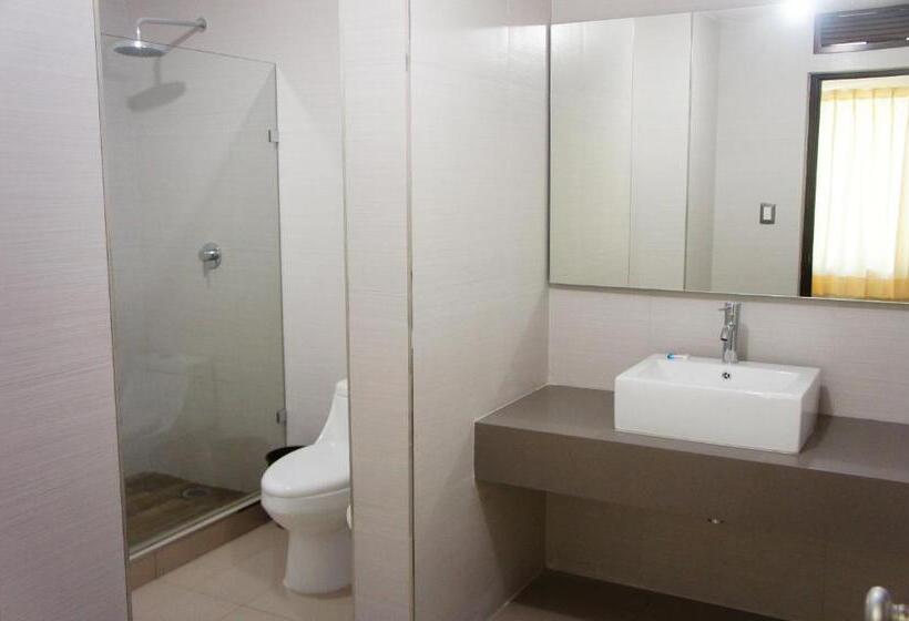 スーペリアースイート, Suites San Luis