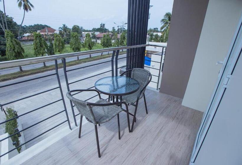 سوئیت با تخت بزرگ, Rovira Suites