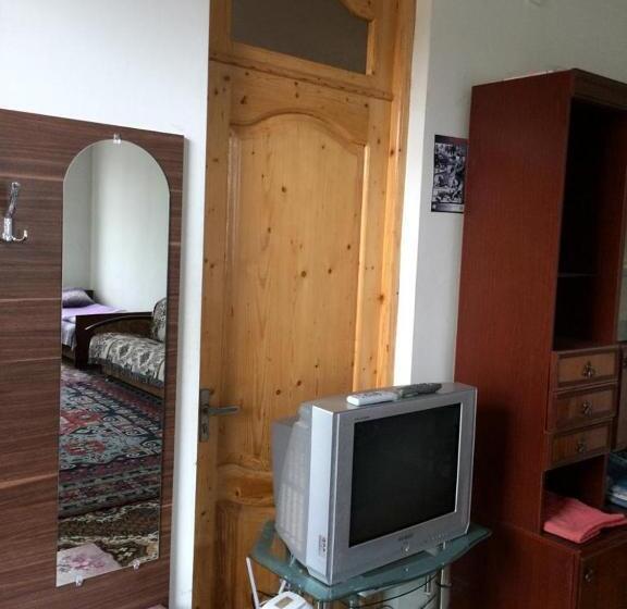 اتاق استاندارد چهار تخته, Huseyn Houses
