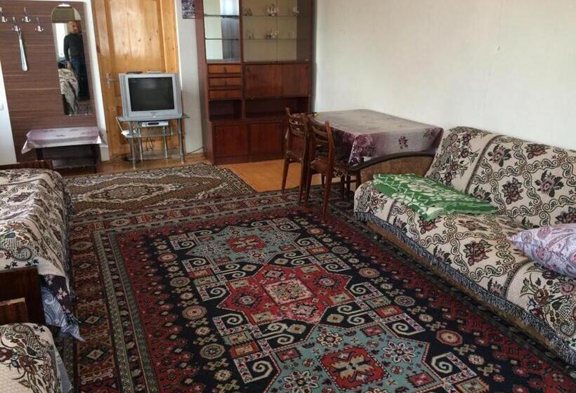 اتاق استاندارد چهار تخته, Huseyn Houses