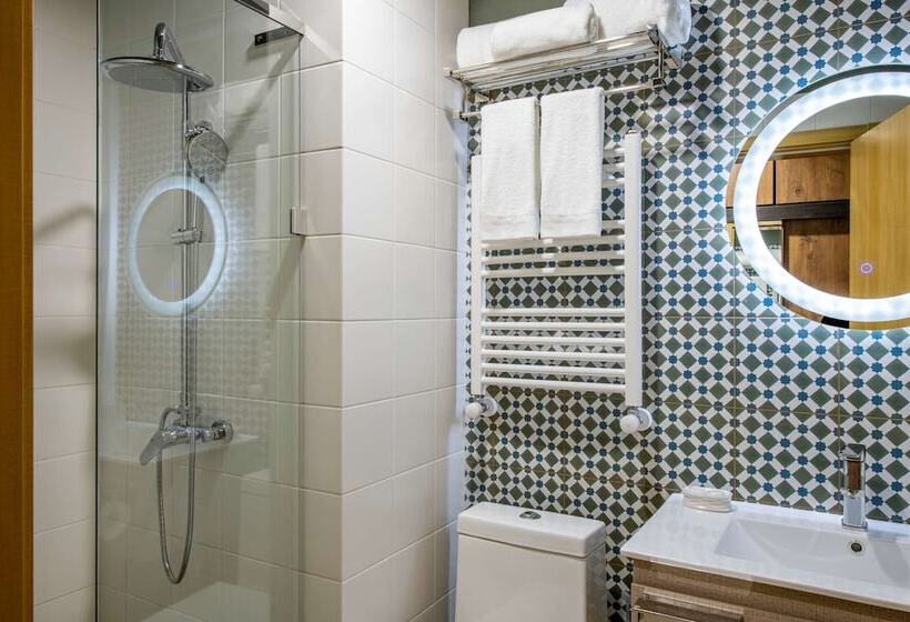 اتاق سوپریور با چشم‌انداز کوهستان, Best Western  Gudauri