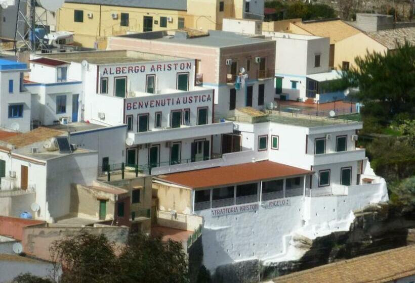 اتاق استاندارد با چشم‌انداز دریا, Ariston