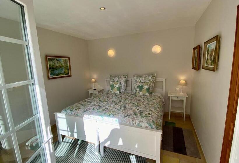 标准间带露台, Sans Souci Bed And Breakfast Luxe Heated Pool And Restaurant