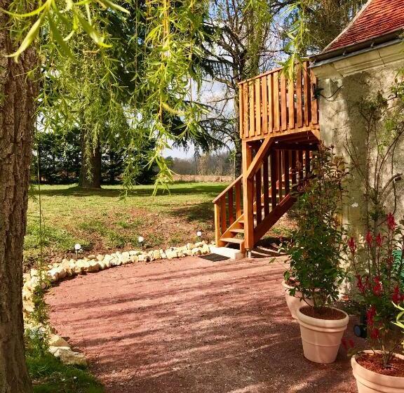 带阳台套房, Sans Souci Bed And Breakfast Luxe Heated Pool And Restaurant