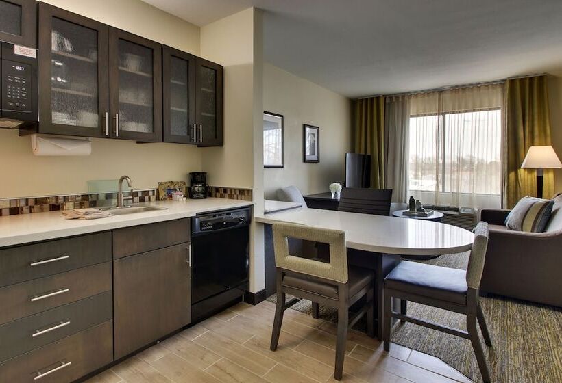 سوئیت برای معلولان, Candlewood Suites   Wichita East, An Ihg