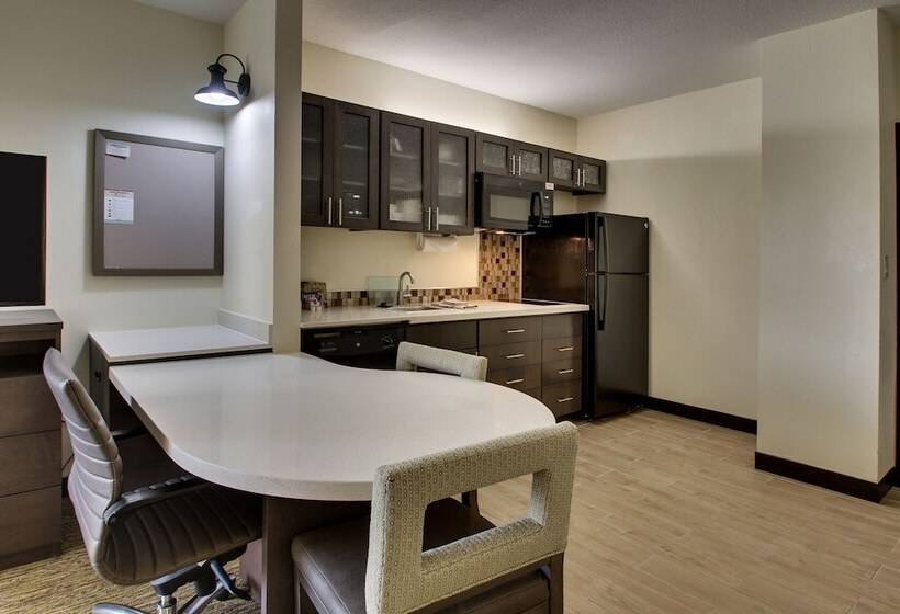 سوئیت 2 خوابه, Candlewood Suites   Wichita East, An Ihg