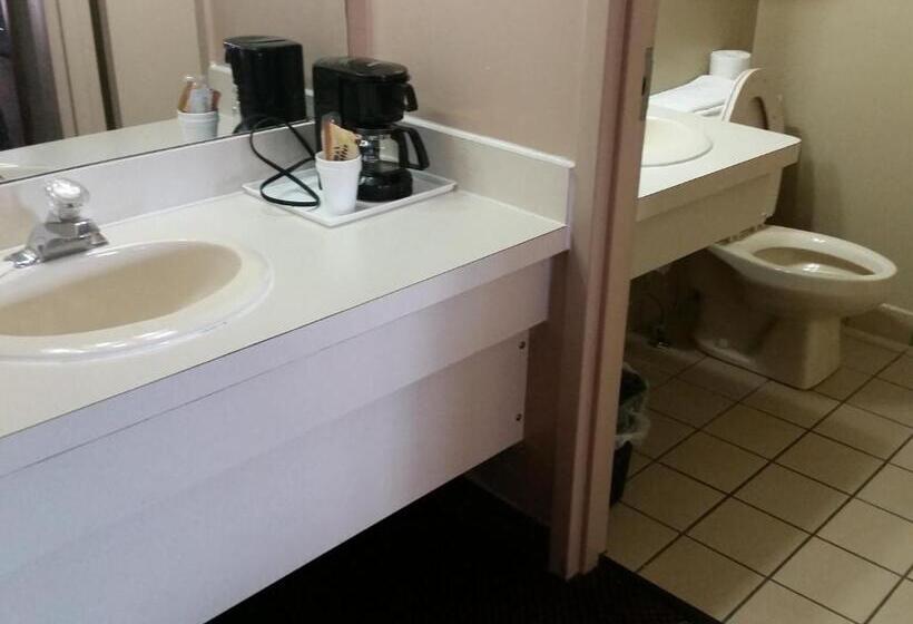 Номер Стандарт, German Village Inn Motel