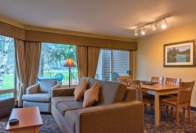 Люкс 2 Спальни, Whispering Woods Resort