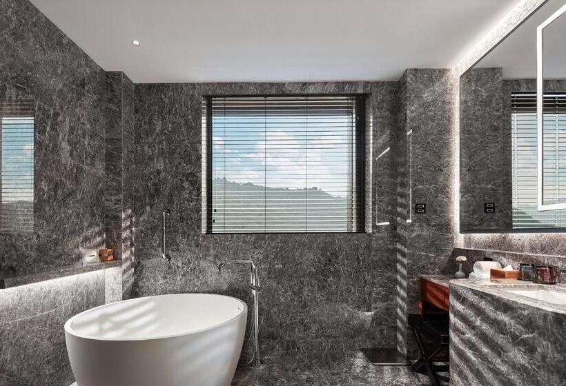 Superior suite with view, Xianghu Xiaoyao Manor