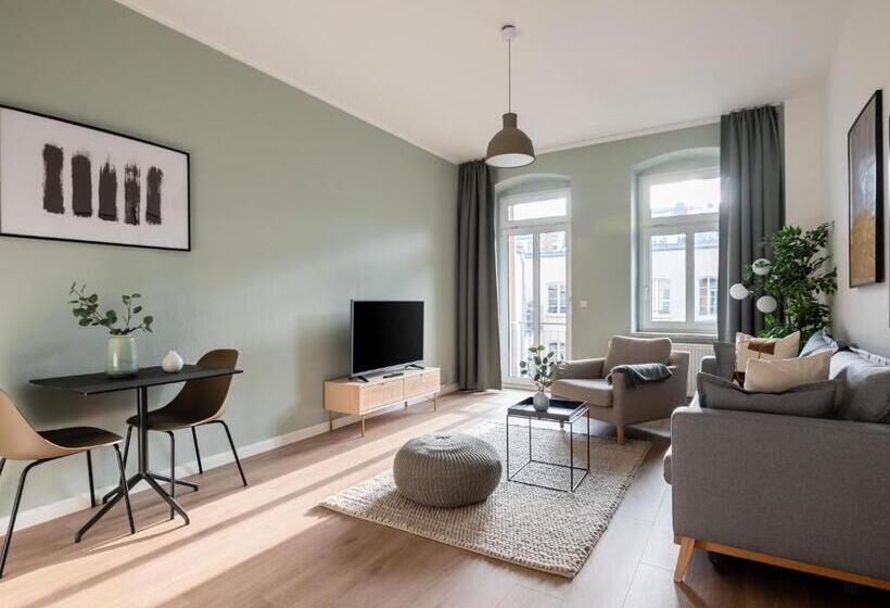 2 Bedroom Suite with Balcony, Limehome Dresden Jordanstraße