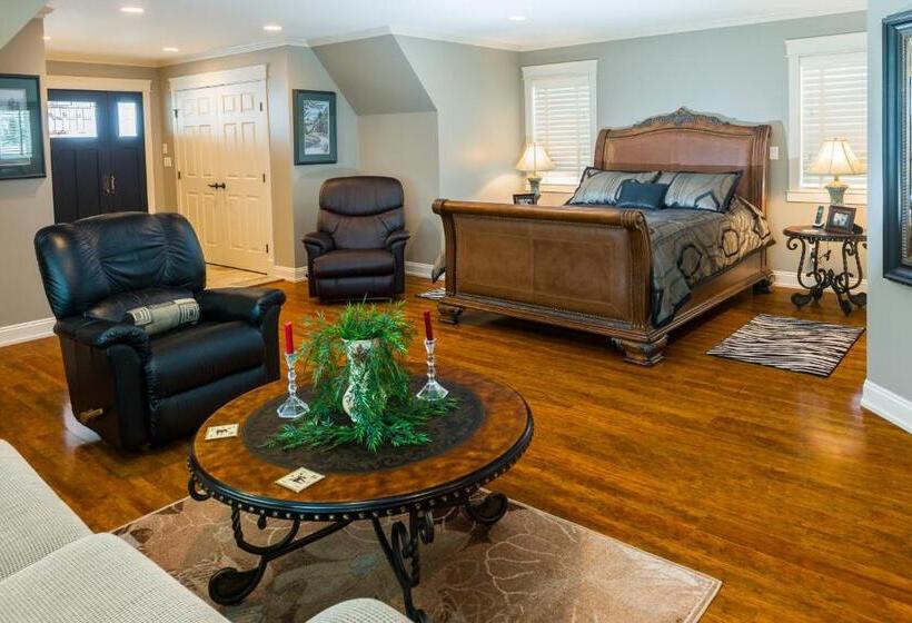 Президентский Люкс, Kootenay Wild Guest Suites