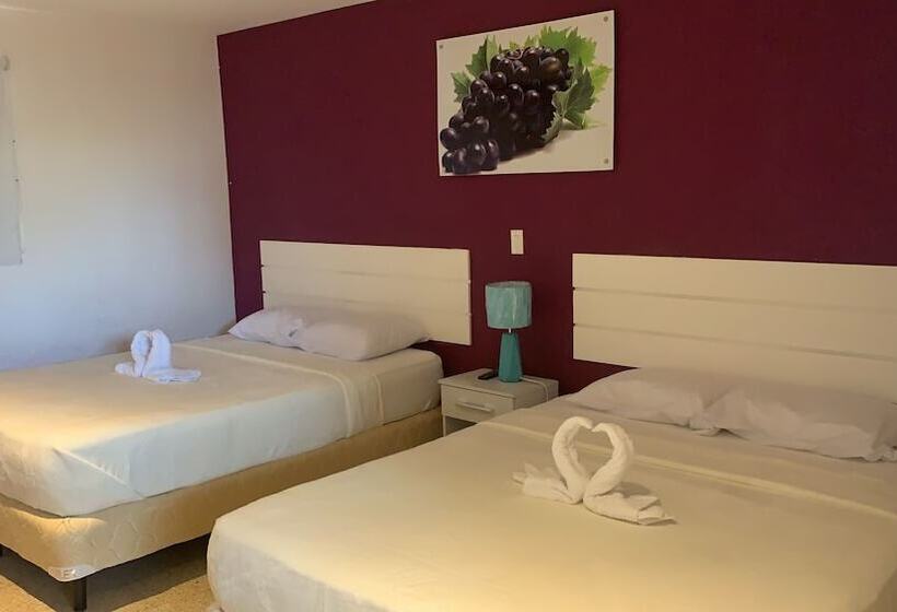 Четырехместный Номер Стандарт, Hostal Familiar Carmencita