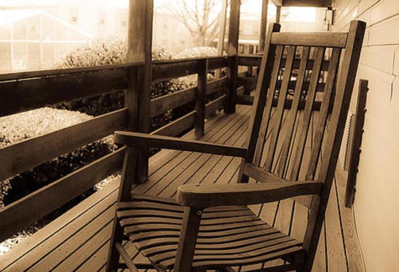 اتاق لوکس با بالکن, The Country Inn Of Lancaster