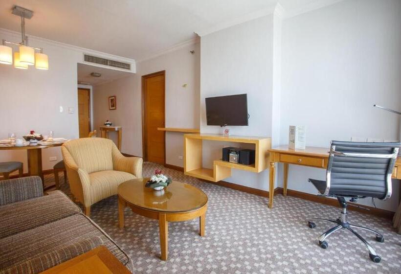Апартаменты Премиум 1 Спальня, The Linden Suites