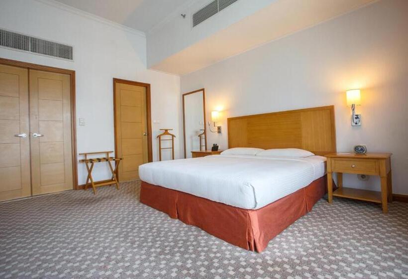 Номер Deluxe, The Linden Suites