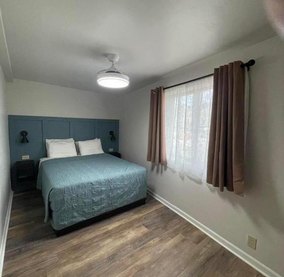 스위트, Woodland Motel