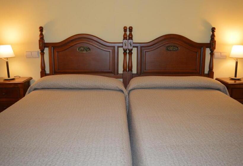Апартаменты с 1 спальней, смежные, Hostal Revinuesa