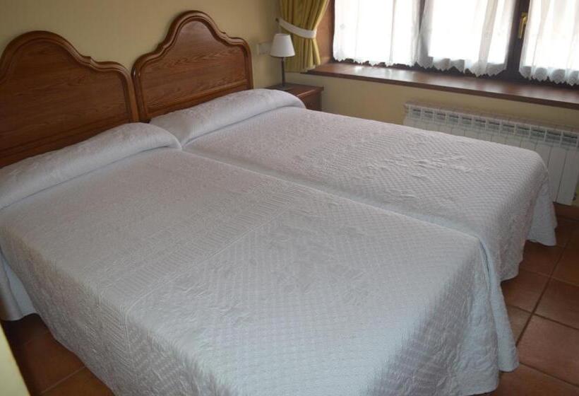 Апартаменты с 1 спальней, смежные, Hostal Revinuesa