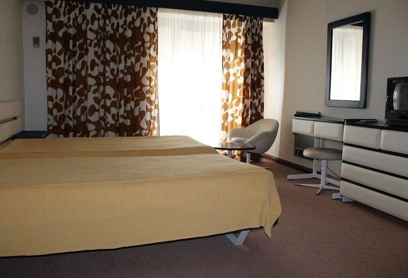 غرفة قياسية ثلاثية, Barra