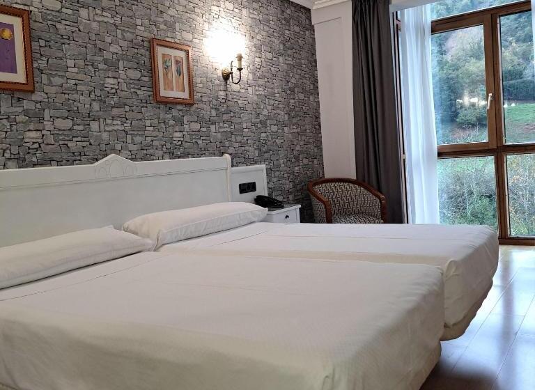 リバービュースタンダードルーム, Ciudad Cangas De Onis