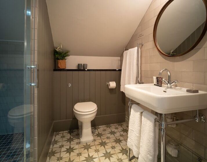 Номер Стандарт, Eleven Didsbury Park