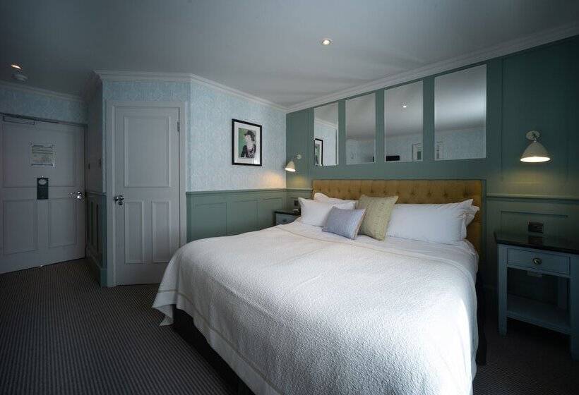 Номер Стандарт, Eleven Didsbury Park