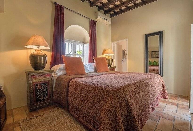 Juniorsviitti, La Casa Del Califa