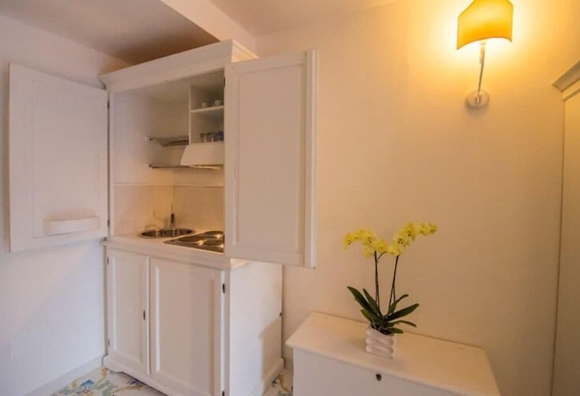 استودیوی استاندارد, Residence Villa San Giovanni