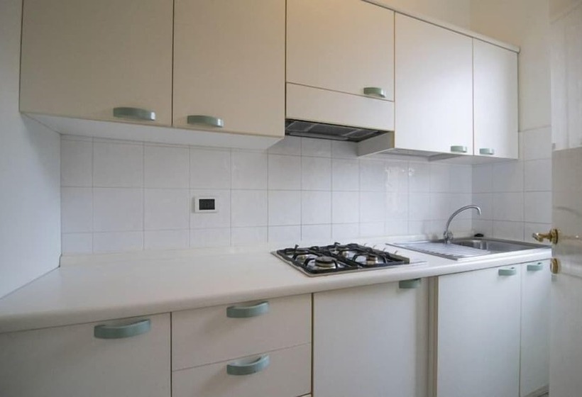 استودیوی استاندارد, Residence Villa San Giovanni