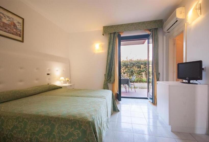 استودیوی سوپریور, Residence Villa San Giovanni