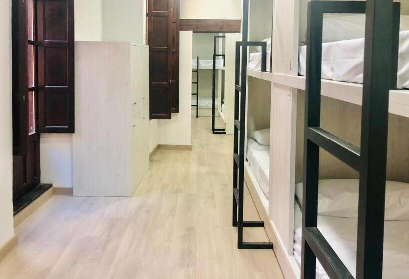اتاق خانوادگی, Quartier Leon Hostel Barrio Húmedo
