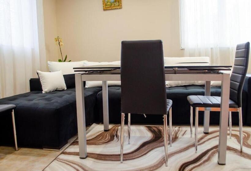 带1个卧室的带阳台的公寓, Guesthouse Juli