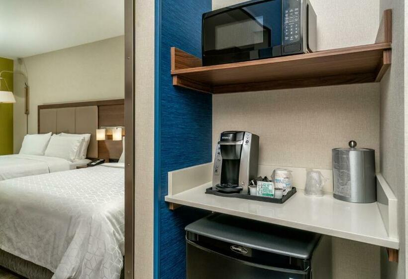 Номер Стандарт, Holiday Inn Express & Suites   Brandon, An Ihg