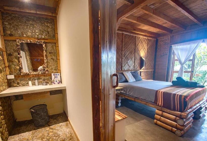 سوییت لوکس, Vistamar Guest House