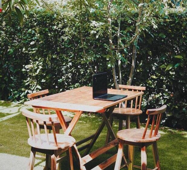 سوییت لوکس, Vistamar Guest House