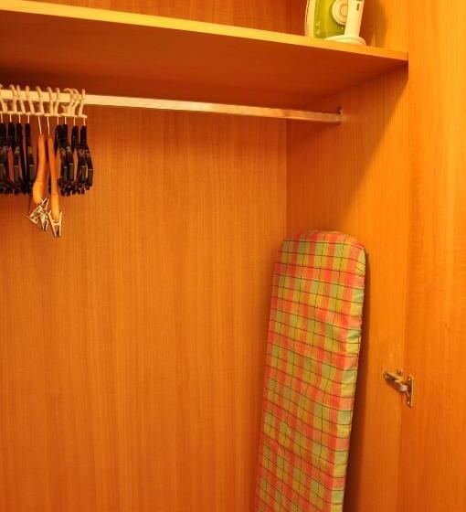Семейный Номер, Chittaway Motel