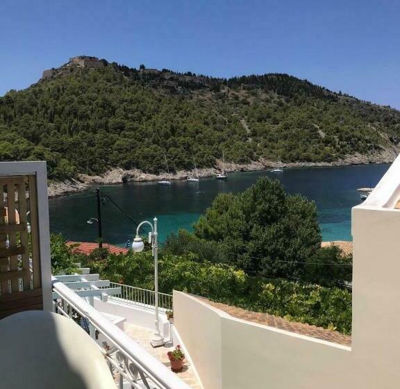 اتاق استاندارد, Vassilis Retreat