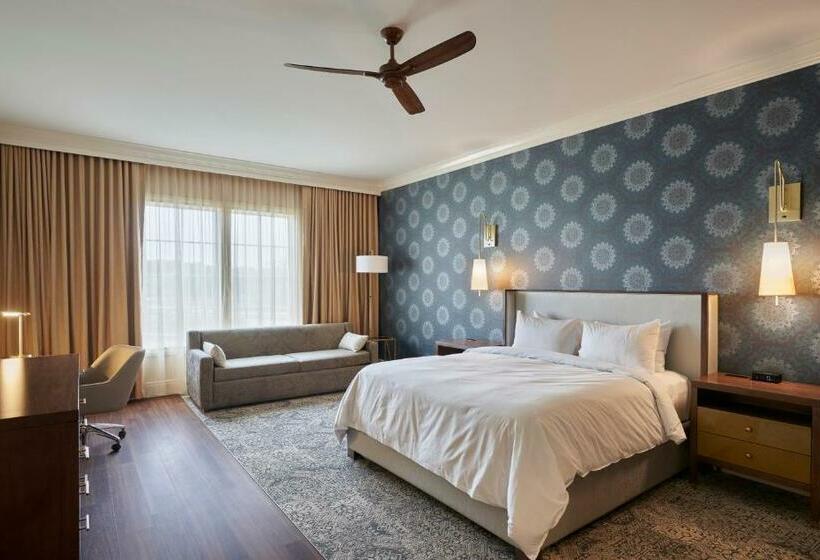 اتاق سوپریور با تخت بزرگ, The Inn At Meadowbrook