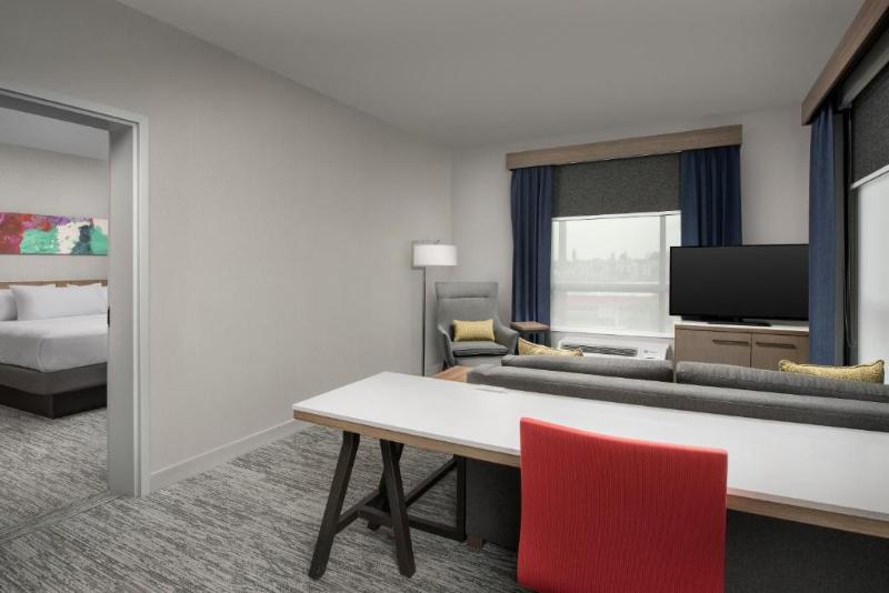 מיטת קינג בסוויטה, Hilton Garden Inn San Jose Airport