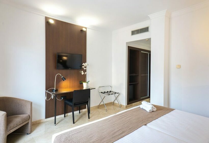 Номер Стандарт, Mainake Costa Del Sol