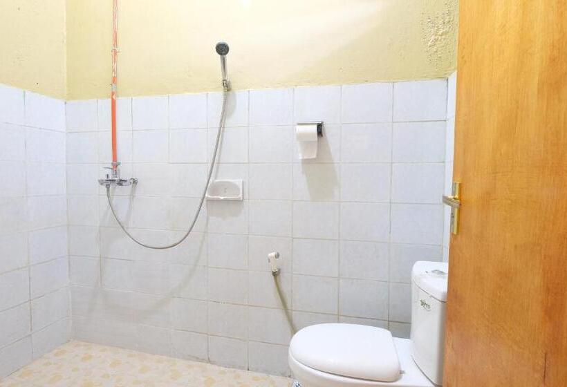 Номер Стандарт, Reddoorz Near Mangrove Forest Kupang