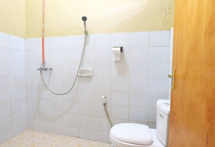 Номер Стандарт, Reddoorz Near Mangrove Forest Kupang